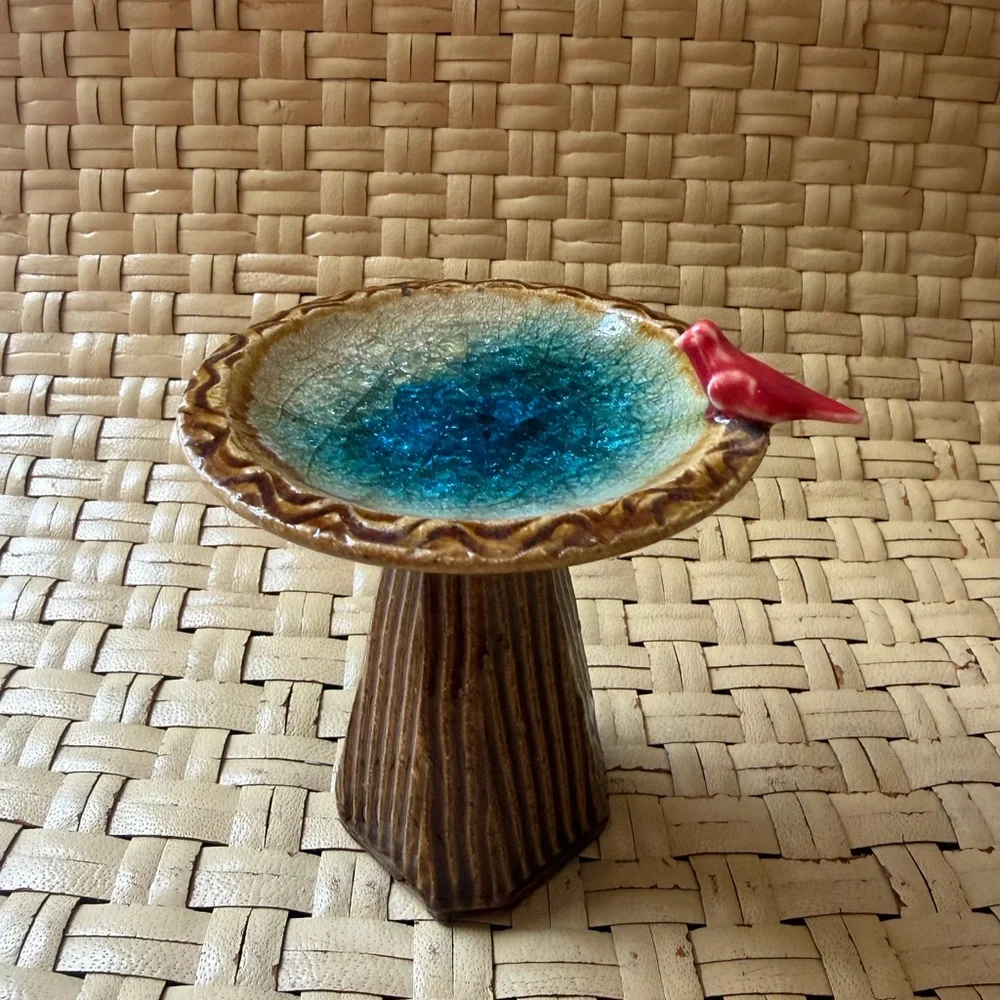Handcrafted Pottery Ceramic Bird Bath with Red Bird Accent - Picture 2 of 7
